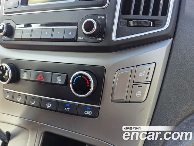 Hyundai Starex 2018 — photo 14