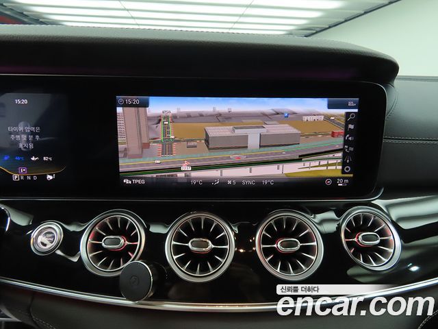 Mercedes-Benz AMG GT 2019 — photo 12