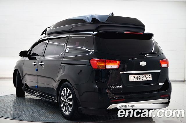 Kia Canival 2018 — photo 3