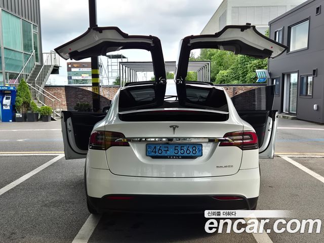 Tesla Model X 2019 — photo 4