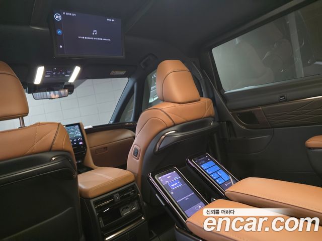 Toyota Alphard 2025 — photo 9