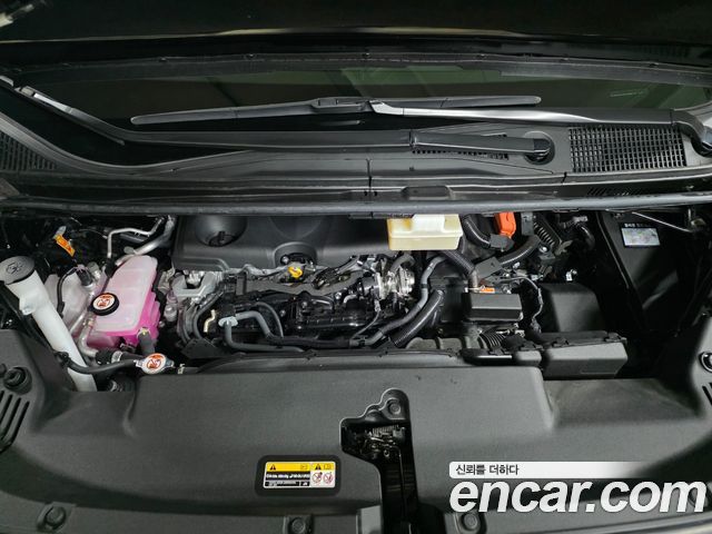 Toyota Alphard 2025 — photo 10