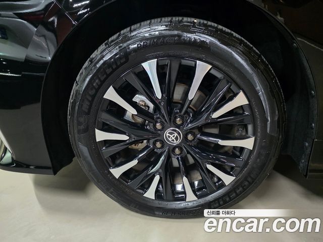 Toyota Alphard 2025 — photo 11