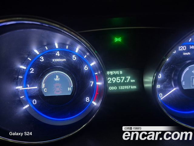 Hyundai Sonata 2013 — photo 12