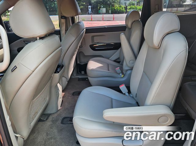 Kia Canival 2019 — photo 11