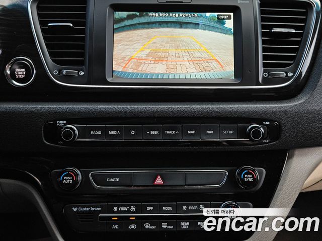 Kia Canival 2019 — photo 14