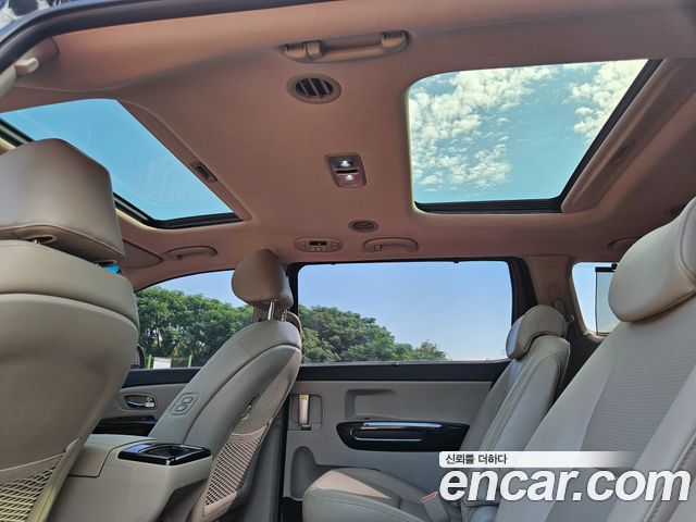 Kia Canival 2019 — photo 15