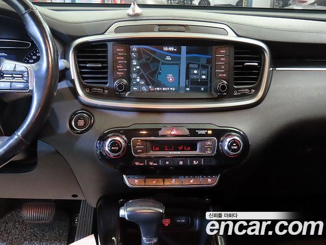 Kia Sorento 2018 — photo 11