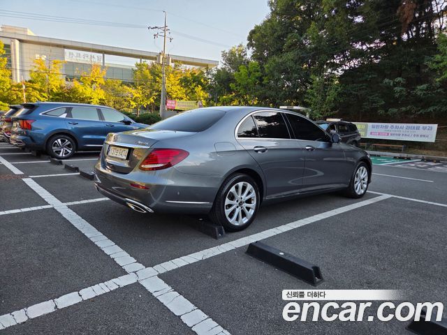 Mercedes-Benz E-Class 2018 — photo 6