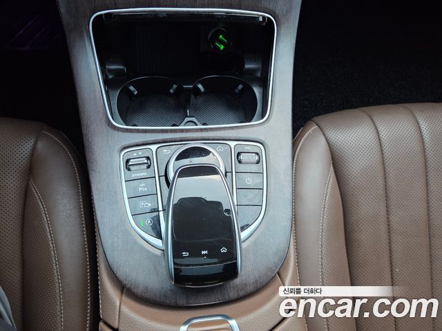 Mercedes-Benz E-Class 2018 — photo 15