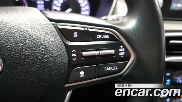 Hyundai Santafe 2019 — photo 18