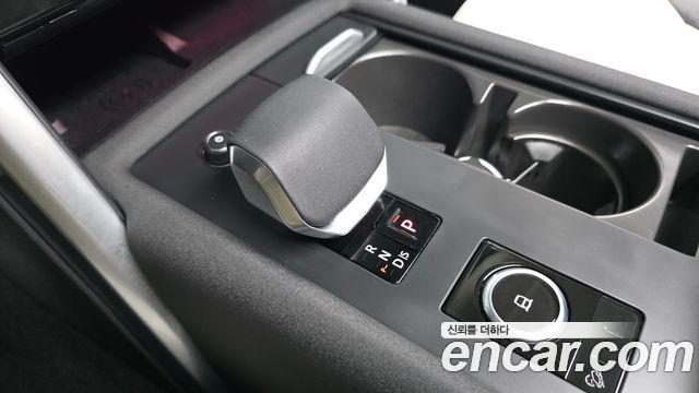 Land Rover Discovery 2025 — photo 9