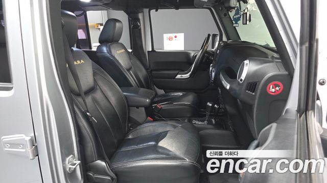 Jeep Wrangler 2015 — photo 11
