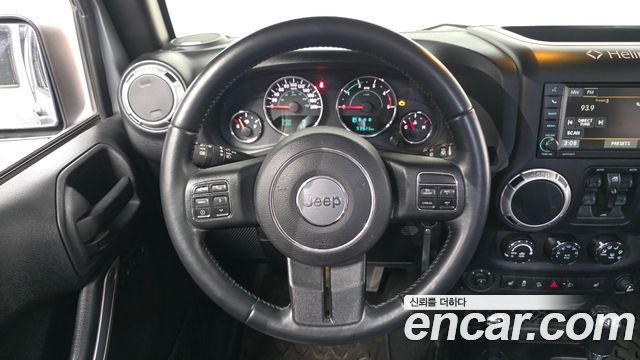 Jeep Wrangler 2015 — photo 13