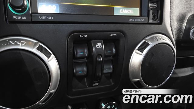 Jeep Wrangler 2015 — photo 17