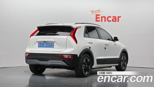 Kia Niro 2023 — photo 2