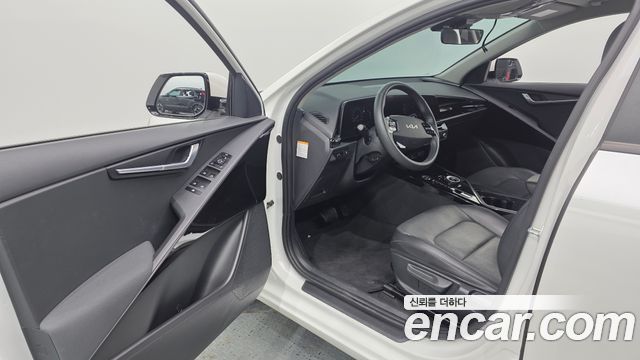 Kia Niro 2023 — photo 13