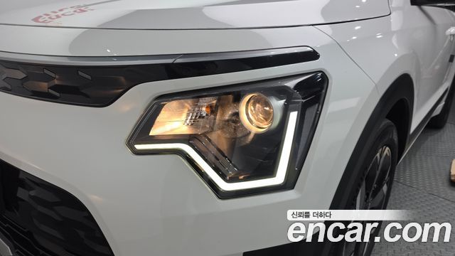 Kia Niro 2023 — photo 8