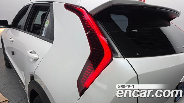 Kia Niro 2023 — photo 9