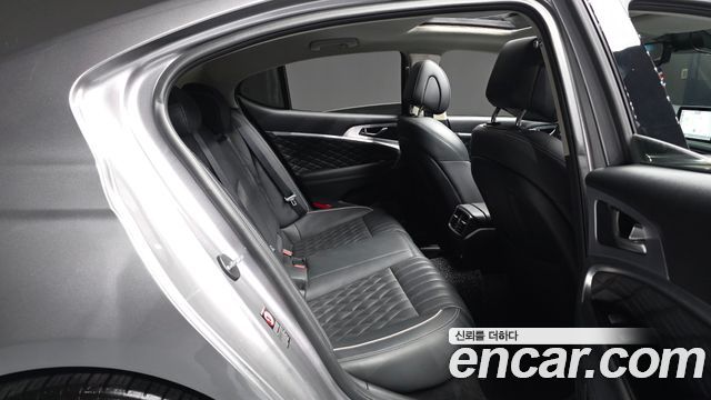 Genesis G70 2019 — photo 12