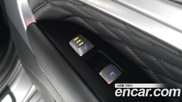 Genesis G70 2019 — photo 18