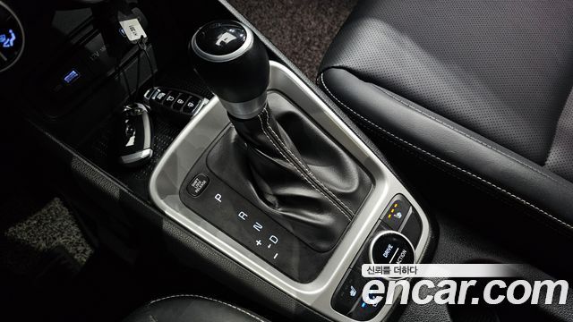 Hyundai Venue 2022 — photo 9