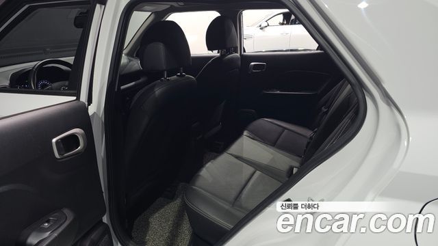 Hyundai Venue 2022 — photo 11