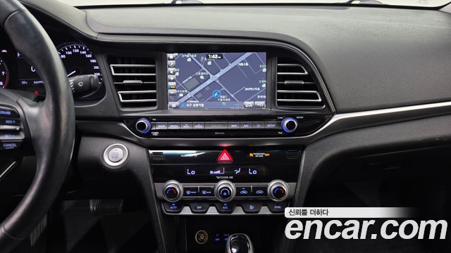 Hyundai AVANTE 2019 — photo 18