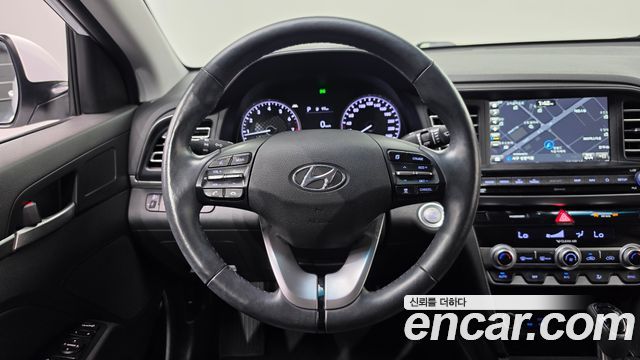 Hyundai AVANTE 2019 — photo 19