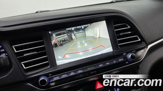 Hyundai AVANTE 2019 — photo 20