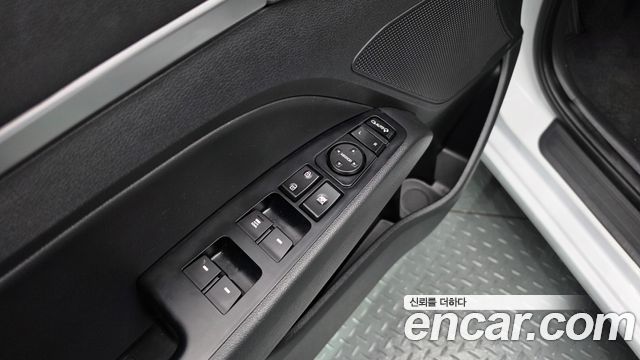Hyundai AVANTE 2019 — photo 25