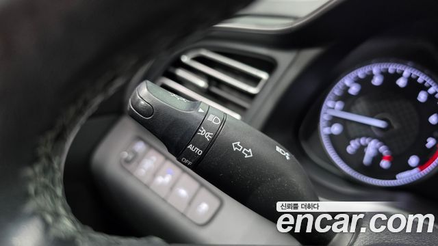 Hyundai AVANTE 2019 — photo 26
