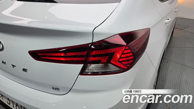 Hyundai AVANTE 2019 — photo 9