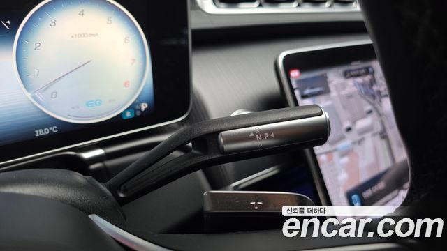 Mercedes-Benz S-Class 2022 — photo 12
