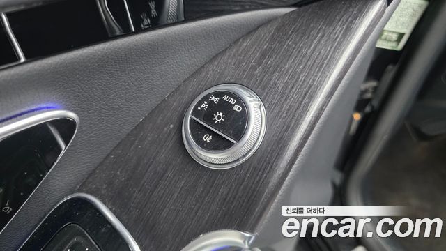 Mercedes-Benz S-Class 2022 — photo 27