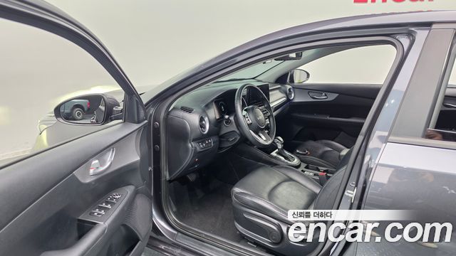 Kia K3 2022 — photo 13