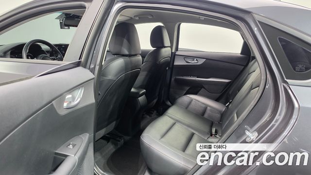 Kia K3 2022 — photo 17