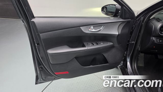 Kia K3 2022 — photo 14