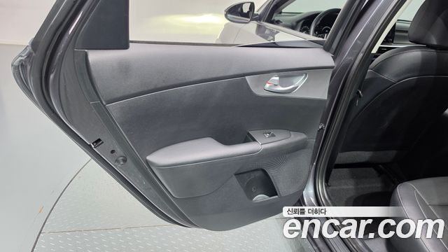 Kia K3 2022 — photo 15