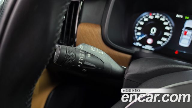 Volvo S90 2019 — photo 27