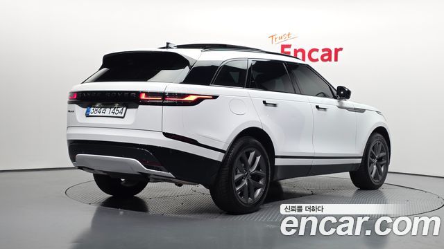 Land Rover Range Rover Velar 2026 — photo 2