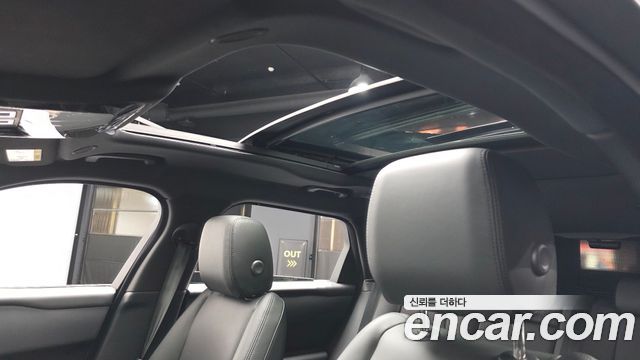 Land Rover Range Rover Velar 2026 — photo 18