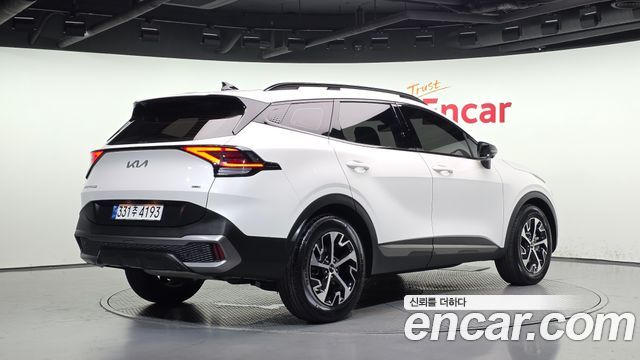 Kia Sportage 2023 — photo 2