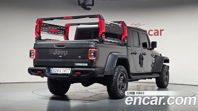 Jeep Gladiator 2023 — photo 2
