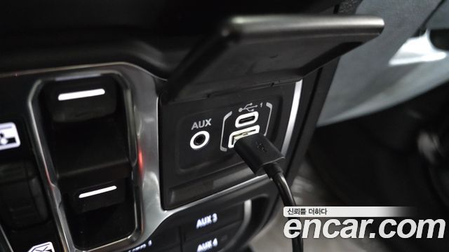 Jeep Gladiator 2023 — photo 19