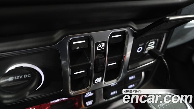 Jeep Gladiator 2023 — photo 20