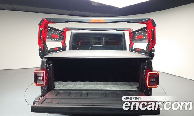 Jeep Gladiator 2023 — photo 26