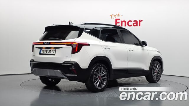 Kia Seltos 2023 — photo 2
