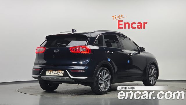 Kia Niro 2017 — photo 2
