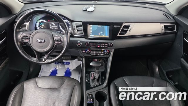 Kia Niro 2017 — photo 10